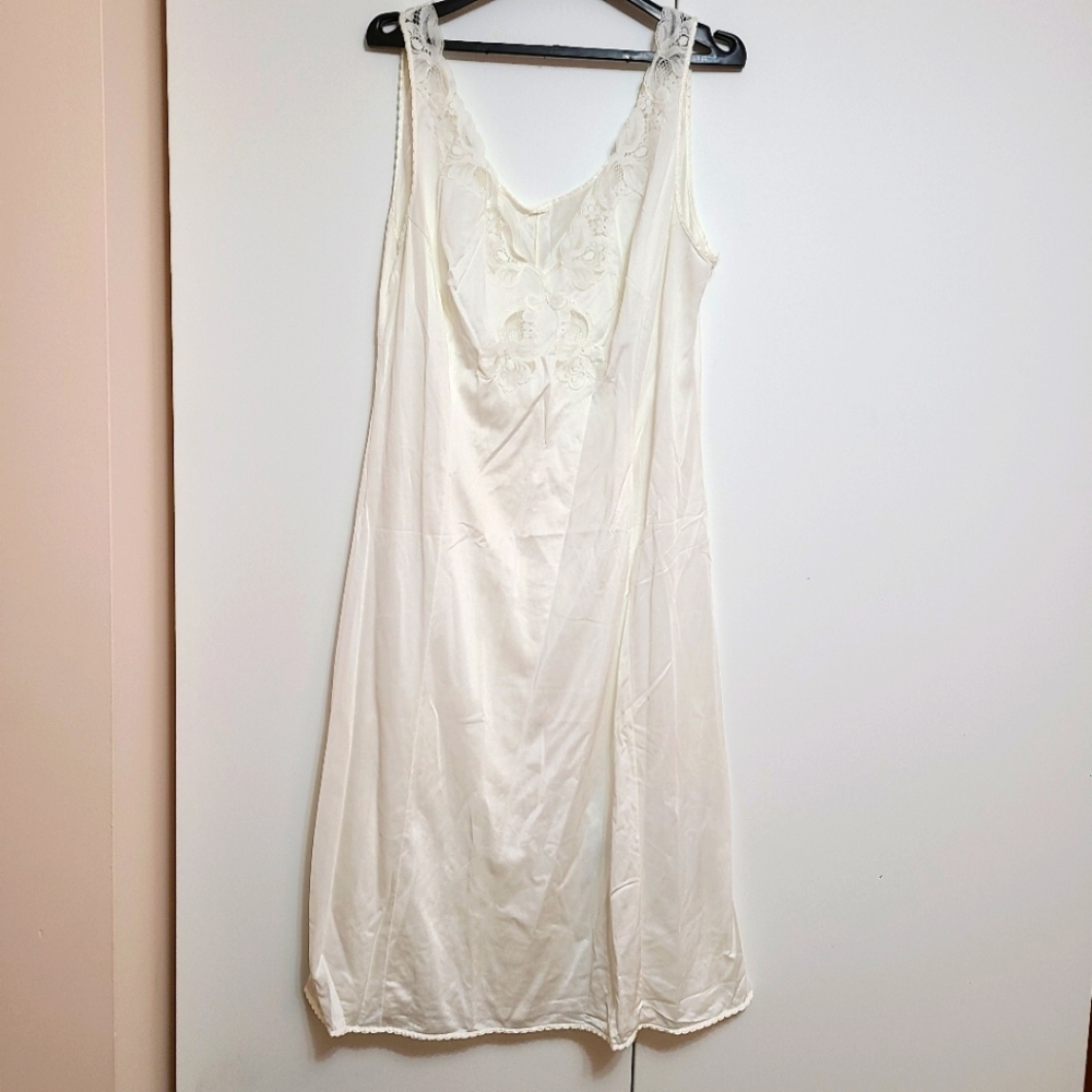 MEDIUM slip negligee lingerie vintage
